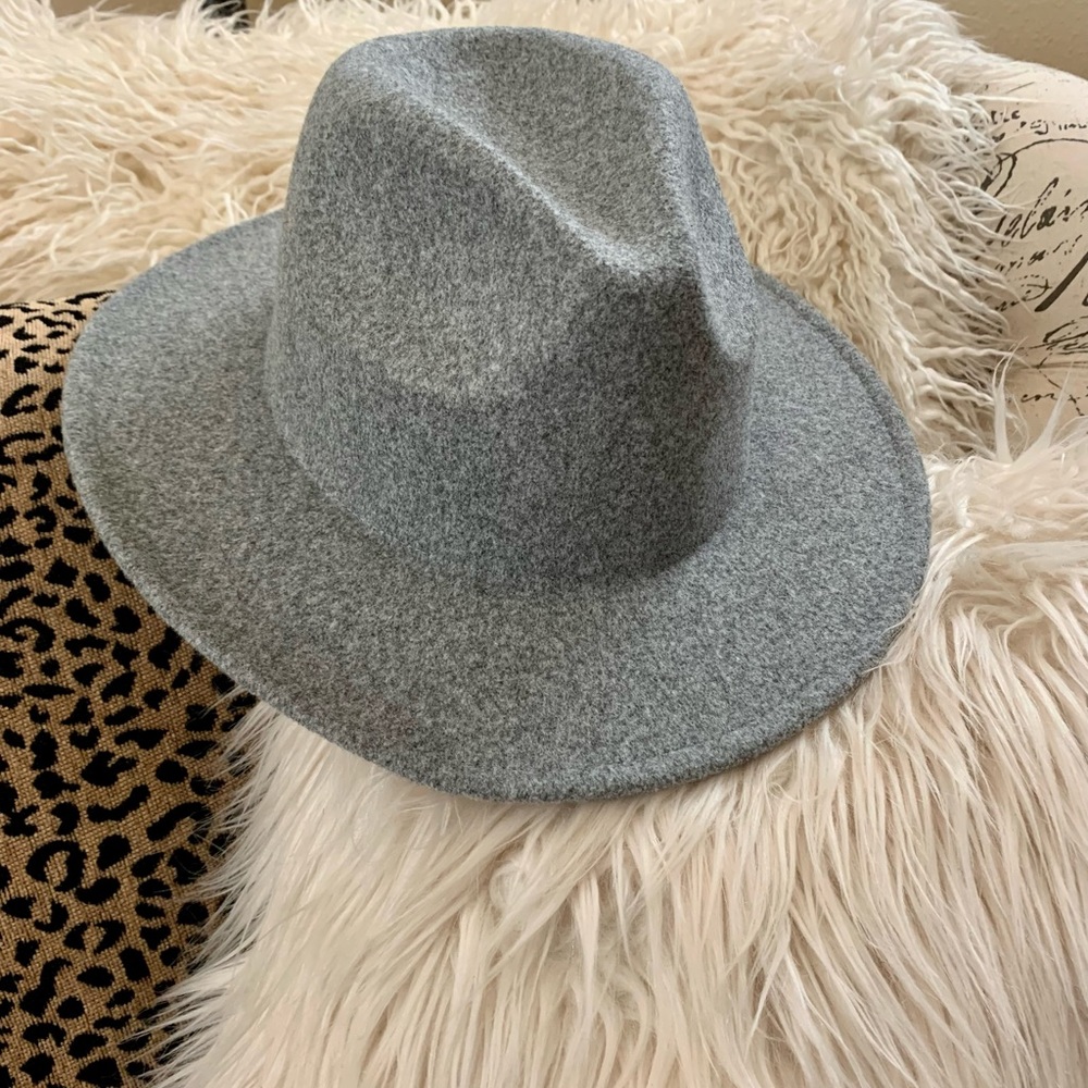 LN UNIVERSAL THREAD HAT 3” BRIM. 13” L x 12”W. 100% POLYESTER. - Picture 4 of 13